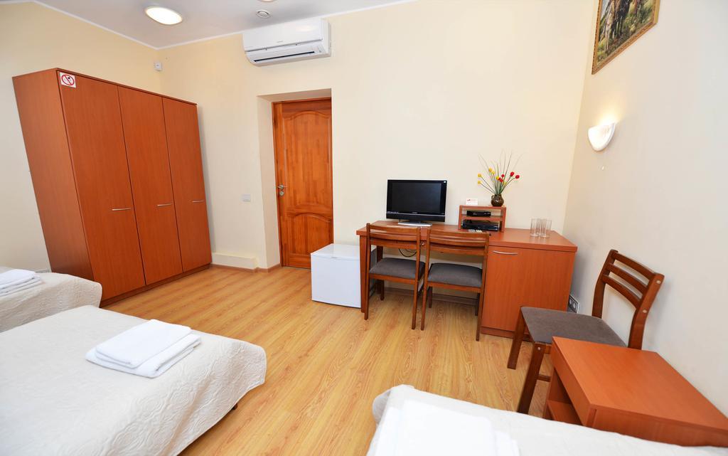 Klaipeda Inn Private Parking And Kitchen Номер фото